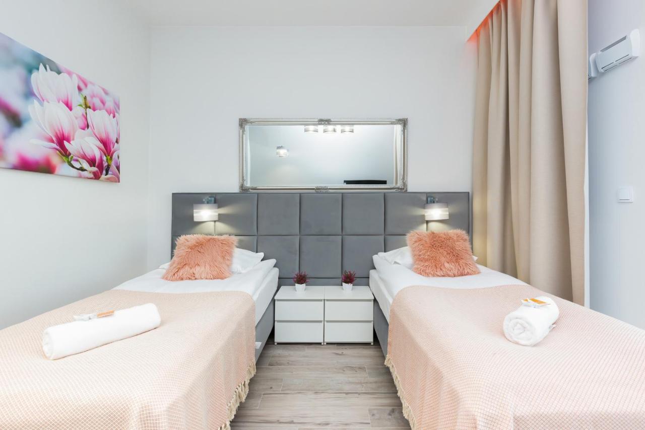 Apartments With Parking Warsaw Business Center By Noclegi Renters Exteriér fotografie