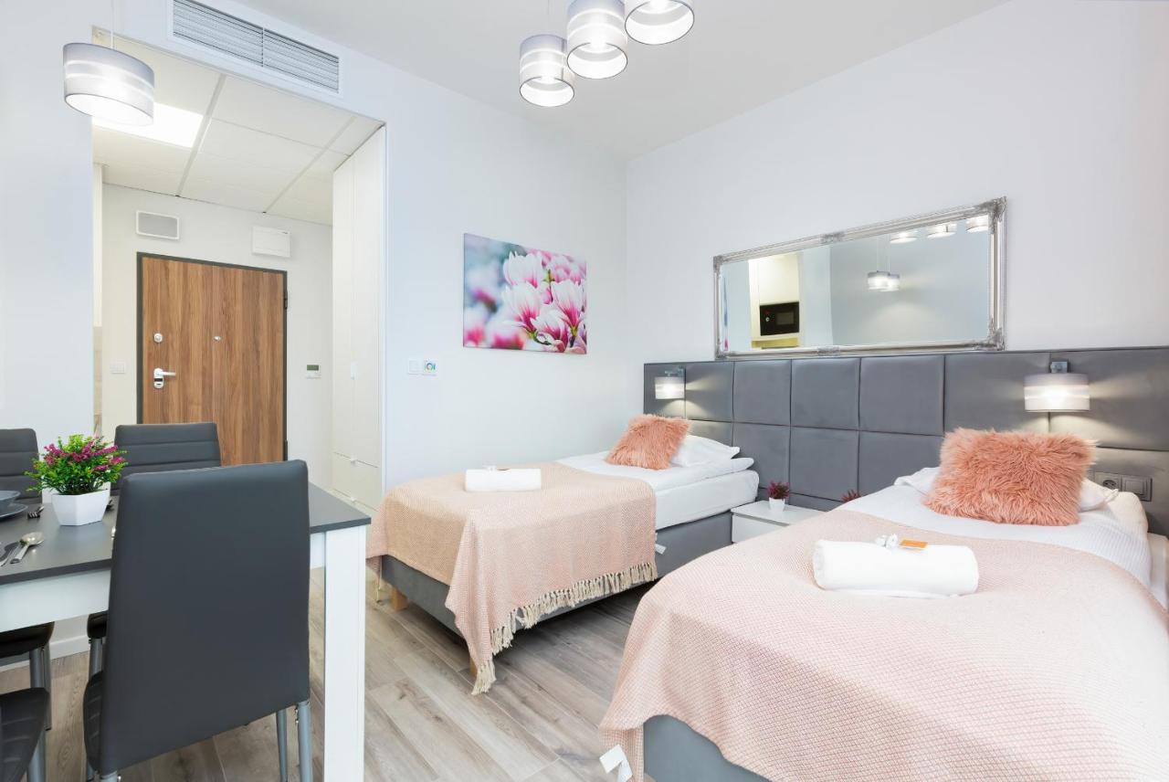 Apartments With Parking Warsaw Business Center By Noclegi Renters Exteriér fotografie